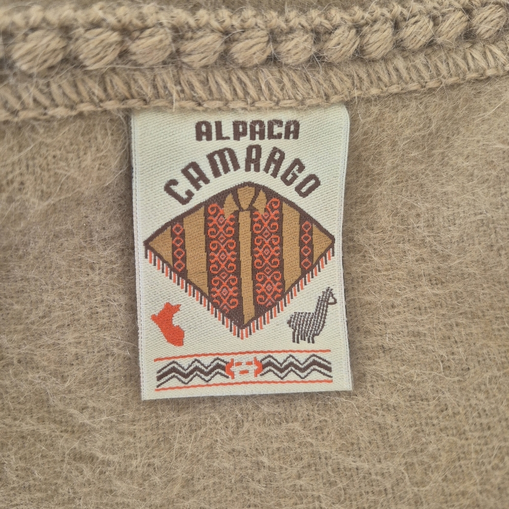 Alpaca Poncho - Picture 4 of 5